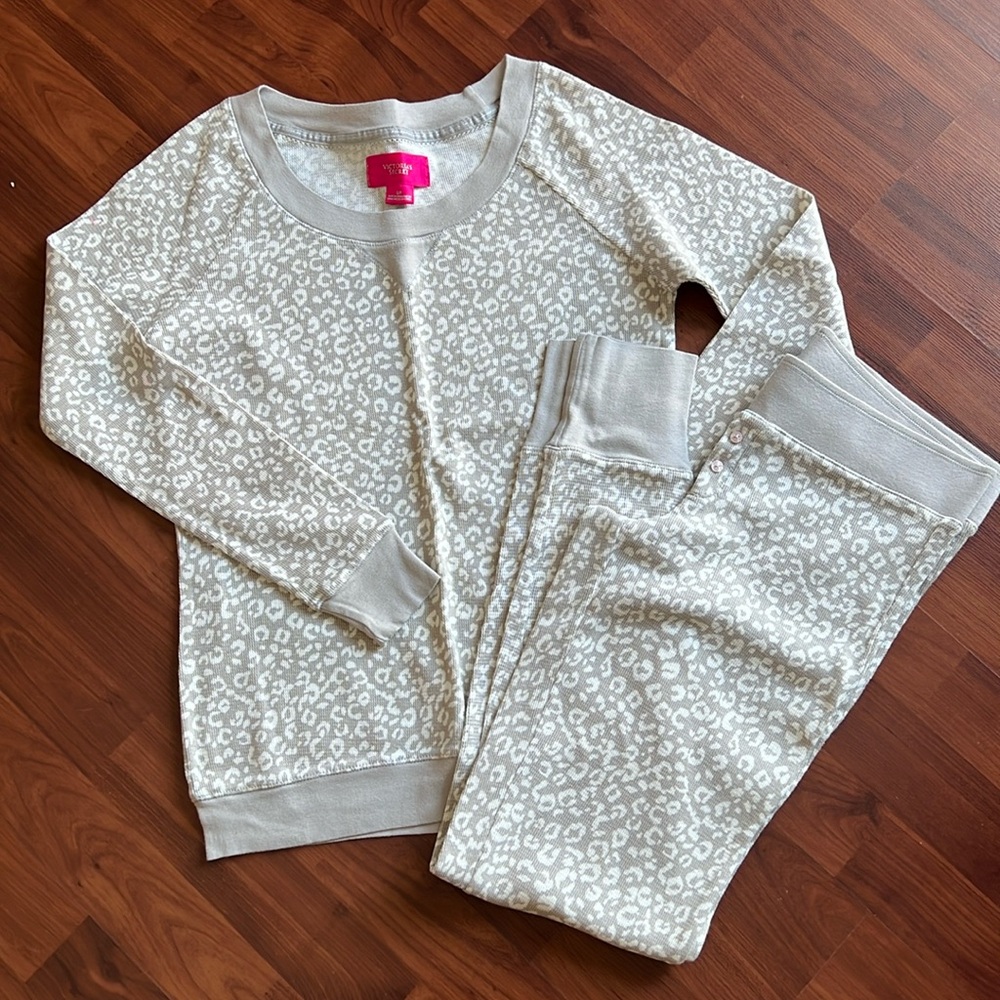 VS pajama set